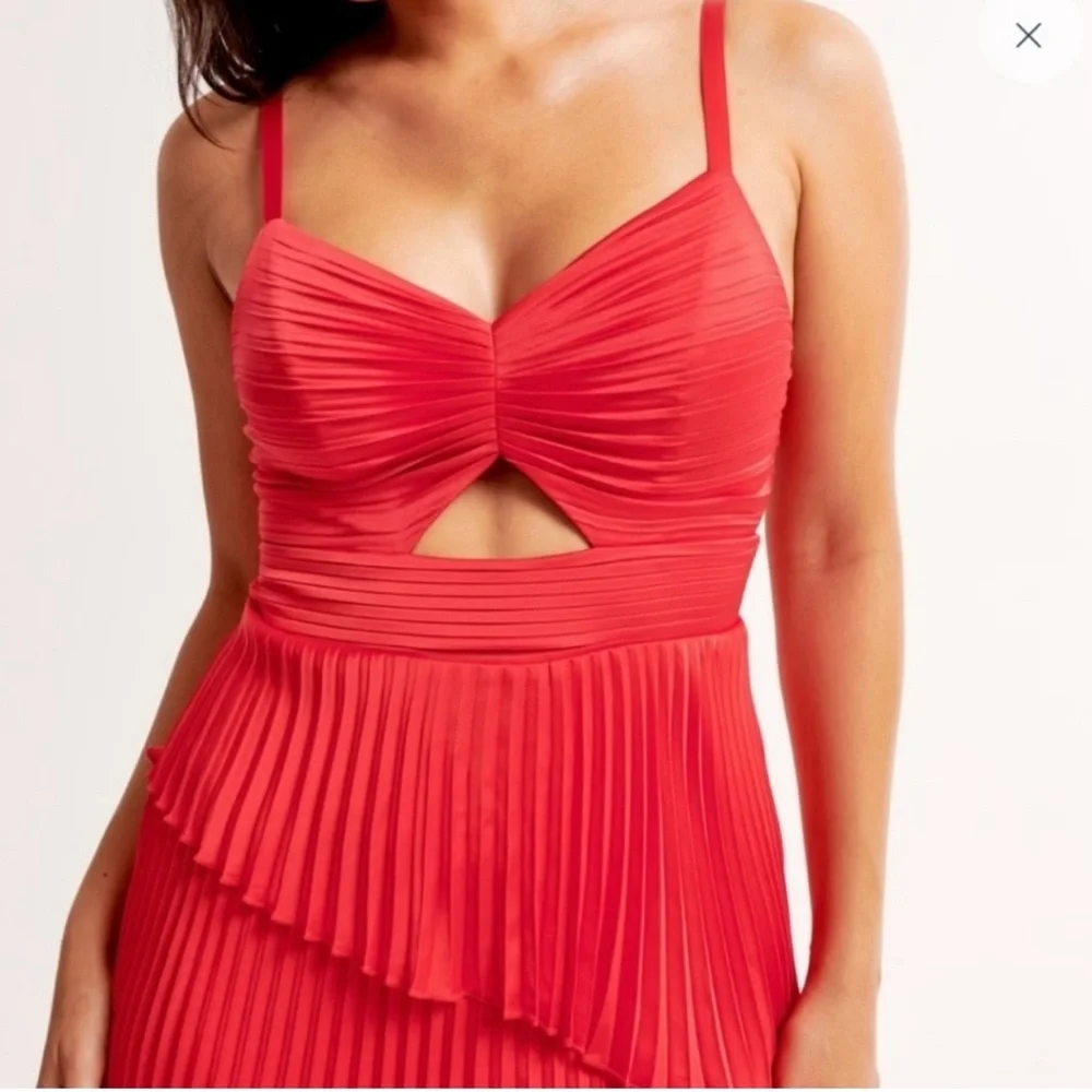 Abercrombie & Fitch The A&F Giselle Pleated Tiered Maxi Dress Red Satin